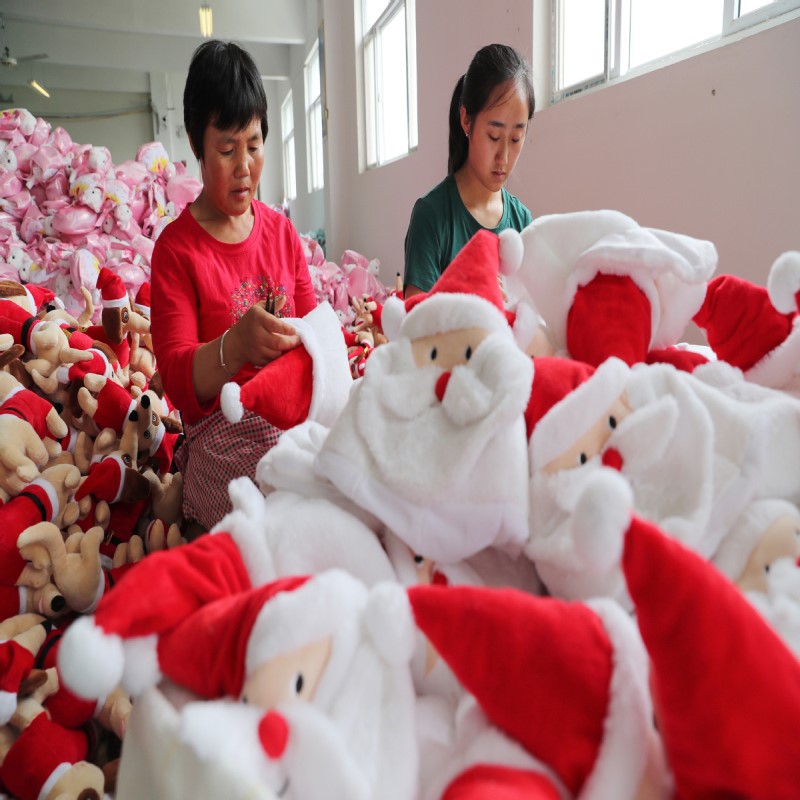 X \\\\ \'Mas Decor recovers แต่ความไม่แน่นอนยังคงอิทธิพล